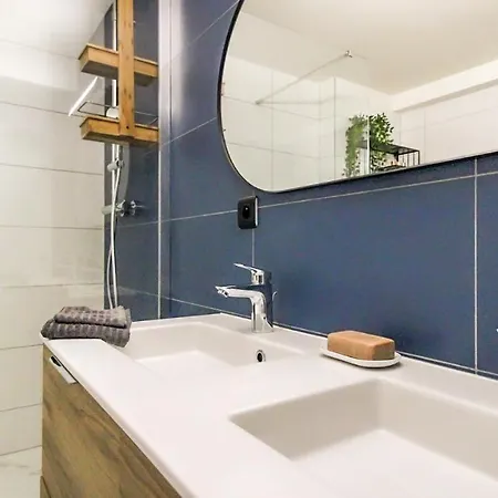 Homey Concorde - New / Free Parking / En Face Du Parc D'annemasse / A 1 Min Du Tram / Grand / Proche Geneve Apartment